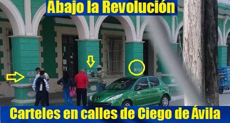 Abajo la revolución carteles en Ciego de Ávila