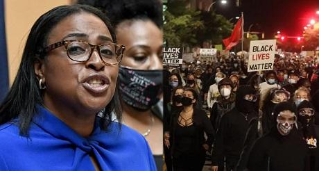 Alcaldesa democrata marxista de Nueva York ayuda a BLM en las protestas