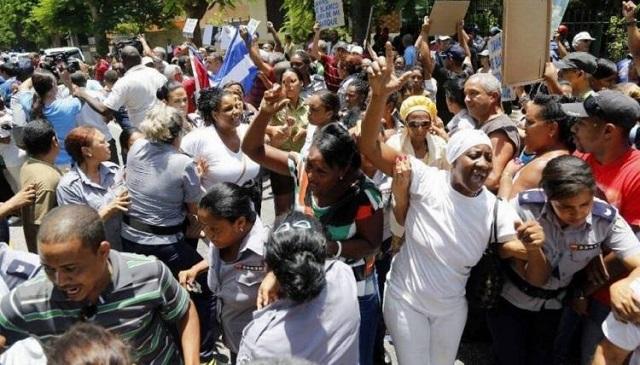 Represión como opción para asegurar la continuidad del castrismo en el poder