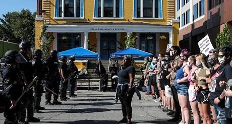 Restaurante cubano fue atacado por la mafia de BLM
