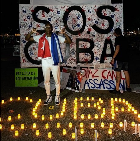 Yordenis Ugas se manifestó contra la dictadura cubana frente a la Casa Blanca