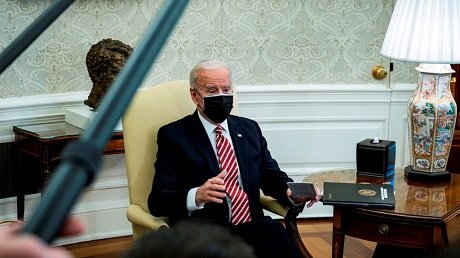 La mayoria de los americanos cree que Biden es una marioneta de la izquierda