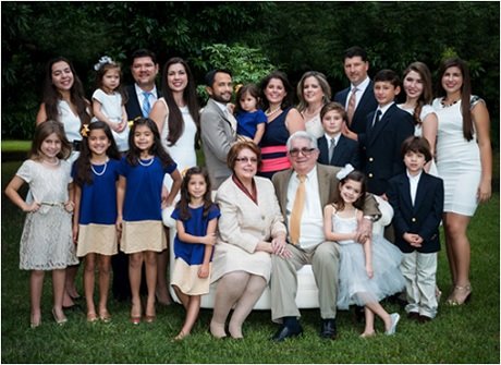 Moises de Paz junto a su familia