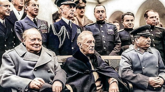 Yalta 1945, la historia confirma a la politica real a proposito de Ucrania