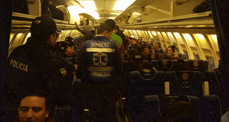 Deportacion del 1er grupo de ciudadanos cubanos