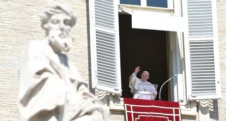 Papa Francisco seguidor del castrocomunismo