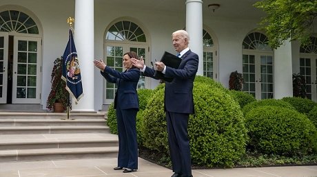La distensión blanda de Biden-Harris con el castrismo