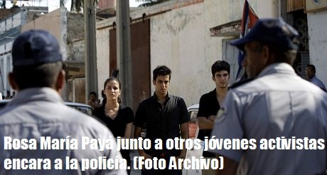 Rosa Maria Paya otros jovenes encaran policias