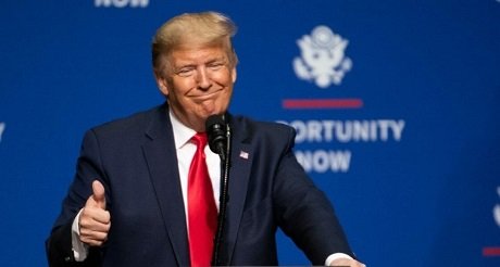 El presidente de los Estados Unidos, Donald Trump, se dirige a la multitud durante la cumbre Opportunity Now en el Central Piedmont Community College el 7 de febrero de 2020 en Charlotte, Carolina del Norte.