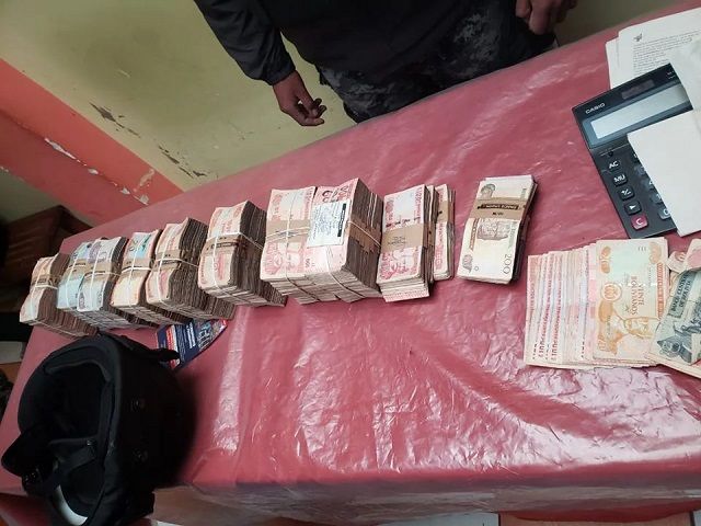 dinero incautado a cubanos arrestados Bolivia