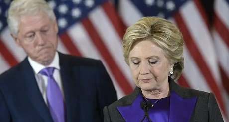 ¿Está la maquinaria de Clinton blanqueando a BLM?