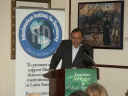 Carlos-A-Montaner-2-presentador-Dictaduras-y-sus-paradigmas-I