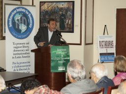 Carlos-A-Montaner-4-presentador-Dictaduras-y-sus-paradigmas-I