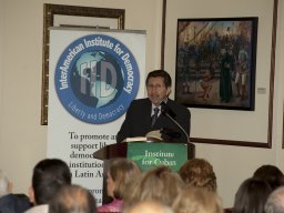Carlos-Sanchez-Berzain-20-presentador-Dictaduras-y-sus-paradigmas-I