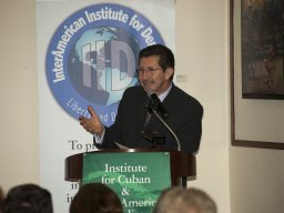 Carlos-Sanchez-Berzain-3-presentador-Dictaduras-y-sus-paradigmas-I