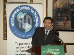 Carlos-Sanchez-Berzain-5-presentador-Dictaduras-y-sus-paradigmas-I