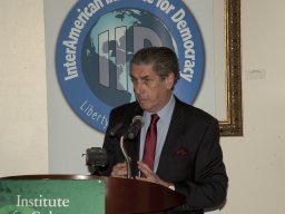 Guillermo-Lousteau-1-presentador-Dictaduras-y-sus-paradigmas-I
