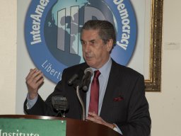 Guillermo-Lousteau-4-presentador-Dictaduras-y-sus-paradigmas-I