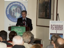 Guillermo-Lousteau-6-presentador-Dictaduras-y-sus-paradigmas-I