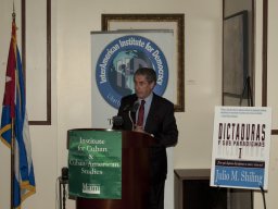 Guillermo-Lousteau-presentador-Dictaduras-y-sus-paradigmas-I