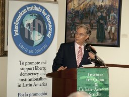 Julio-M-Shiling-15-presentador-Dictaduras-y-sus-paradigmas-I