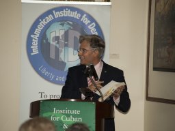 Julio-M-Shiling-18-presentador-Dictaduras-y-sus-paradigmas-I