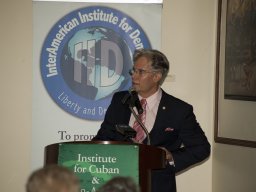 Julio-M-Shiling-20-presentador-Dictaduras-y-sus-paradigmas-I