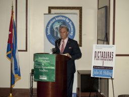 Julio-M-Shiling-21-presentador-Dictaduras-y-sus-paradigmas-I