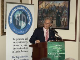 Julio-M-Shiling-23-presentador-Dictaduras-y-sus-paradigmas-I