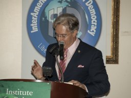 Julio-M-Shiling-4-presentador-Dictaduras-y-sus-paradigmas-I