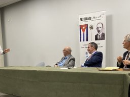 05-Ariel-Ramos-y-panelistas