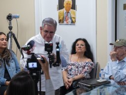 Albertini-Homenaje-a-Basilio-Guzman-1
