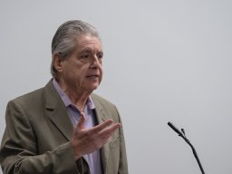5-Emilio-Sanchez-podio