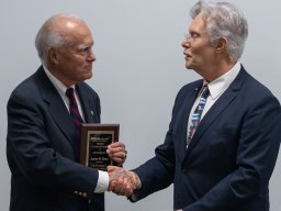 8-entrega-premio-patria-de-marti-a-Souto