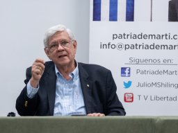 11-Juan-Vega-Simposio-Acercamiento-Biden-Castrismo