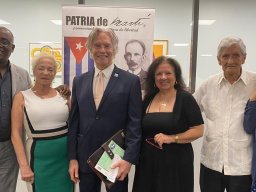28-Antunez-Julio-Valladares-con-participantes