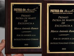 11-Entrega-placa-a-Marco
