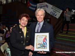 reconocimiento-Bandera-Cubana-Julio-M-Shiling-2-853x564